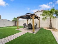 Saddle In & Kick Back: Old West Charmer w/King Bed and Putting Green - Kitchenette