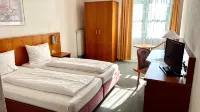 Hotel Siebeneichen - Bãi đậu xe