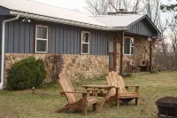 Charming 3-bedroom house with WiFi, AC in delightful Yellville - 3-Star