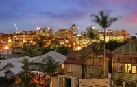 Spacious 4 Bedroom House - Walk to Southbank - Bintang 2