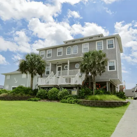 Emerald Isle at it's best at Sea Maiden West!!  Renovated BEACHFRONT home!!