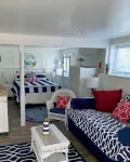 Waterfront Quiet Retreat, Plymouth, Pet Paradise, Private Beach, Sleeps 4 -  Ferienwohnungen