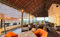 d'primahotel Bandar Balikpapan - Beach