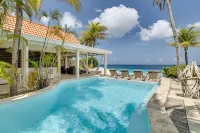 Oceanfront with private beach - 4 bedrooms, 4 bathrooms - pantai