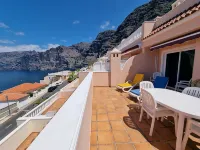 APARTMENT WITH SEA VIEWS AND FANTASTIC SUNSHINE -  Ferienwohnungen