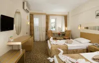 Lycus River Thermal Hotel - Pools