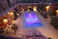 Dar Talmoudi ,Traditional Riad, Local Food, Camel , Desert Excursions - Wifi