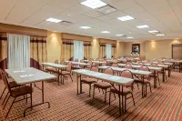Holiday Inn Express & Suites LAREDO-EVENT CENTER AREA by IHG - parking