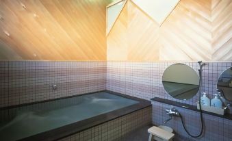 Onsen Minshuku Umibe - Housity