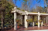 Moncks Corner Inn - parking