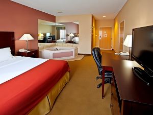 Holiday Inn Express & Suites Cincinnati-N/Sharonville