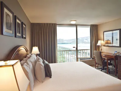 Inn at the Convention Center Hotels near Columbia River Gorge National Scenic Area