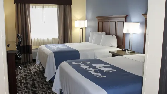 Days Inn by Wyndham Batavia Ohio