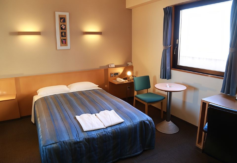 2. Hotel Pl..