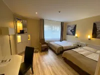 Park Hotel Hamburg Arena Отели рядом со станцией Elbgaustraße Railway Station