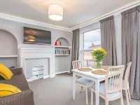 Fab Apartment Hotels in Чарнууд