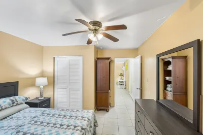 Yours For The Asking- Cozy, Caribbean, Condo 2 Bedroom Condo by Redawning
