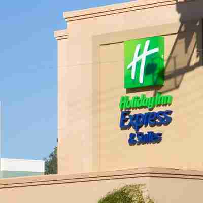 Holiday Inn Express Hotel & Suites Woodland Hills, an IHG Hotel Hotel Exterior