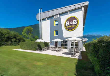 B&B Hôtel Saint Jean de Maurienne Отели рядом с достопримечательностью «Collet ski resort Allevard»