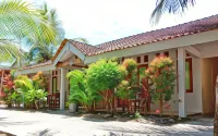 Watukarung Prapto Homestay Hotels near Surfing Around West Watukarung