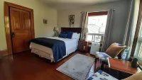 Stonewater Manor B&B Hotels in Gananoque