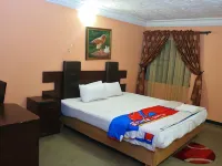 ケヴェス イン アンド スイーツ カラバルのホテル