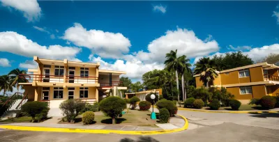 Villa Bayamo Hotels near Parque
