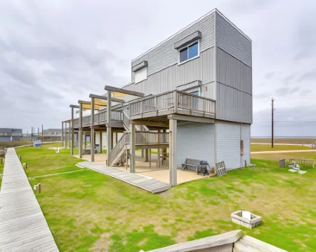 Bbqs and Decks Oceanfront Surfside Beach Home Hoteles en Freeport