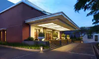 Hotel Santika Premiere Malang Hotels near DUCK RC DDR