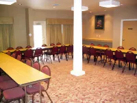 Holiday Inn Express & Suites Elgin