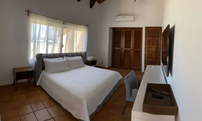 Hotel Marina Puerto Dorado - Todo Incluido فنادق في مانزانيلو