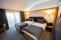Roof 264 Hotel & Suites Hotel in zona Private Apartments in Sila Dormitory
