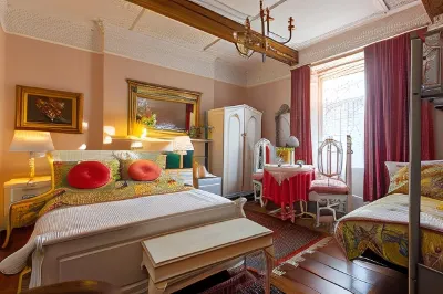 Dawson Place, Juliette's Bed and Breakfast
