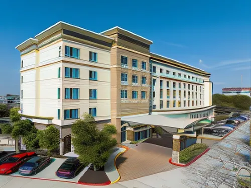 DoubleTree by Hilton Houston Westchase - Private Pools