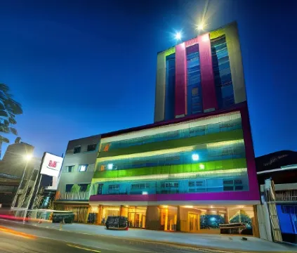 Swiss-Belcourt Makassar Hotels near Makassar Port