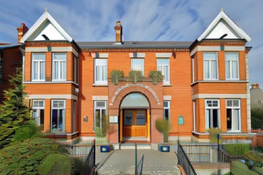 メープルズ ハウス ホテル