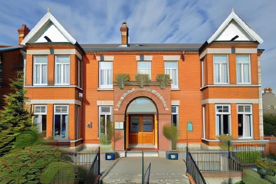 メープルズ ハウス ホテル