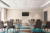 Home2 Suites by Hilton Milwaukee West Hotels in West Allis