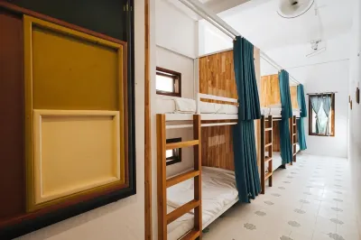 A-mâze House Hotel dekat Lục Viện