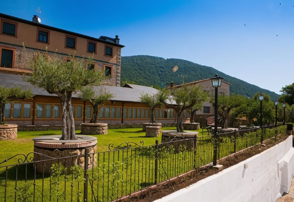 Hostal Sierra de Gredos - Housity