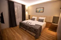 Divares Luxury Hotel Hotels near Burç Merkez Camii