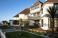 CBH The Relais Cooden Beach Hotel dekat Little Common Methodist Church