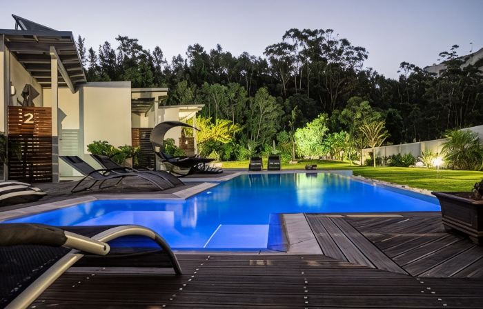 A Riverbed Guesthouse