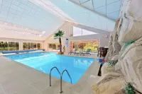Les Jardins de la Muse, Piscine Couverte, Spa et Fitness Hotels in Monnières