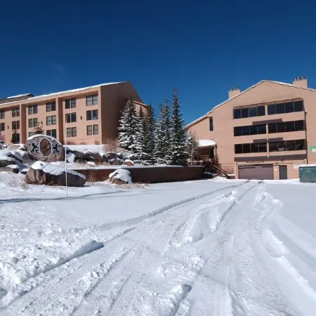 Royal Vista III, Pool & Hot-Tub, Ski-I/O, 2 BR, 2 Bath, Sleeps 6