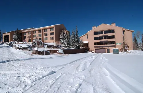 Royal Vista III, Pool & Hot-Tub, Ski-I/O, 2 BR, 2 Bath, Sleeps 6