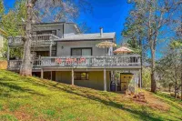 NEW Mountain Escape on Golf Course - 24mi to Yosemite