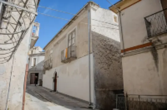 ดิโมรา สโตริกา เนล คูโอเร เดล โปลลิโน โรงแรมใน