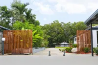 Birch Resort Port Douglas - parking