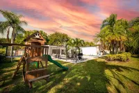 Modern Retreat • GameRoom, Court, BBQ & Playground